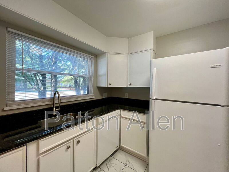 Apartment for rent at 1020 Hendersonville Rd #2, Asheville, NC 28803