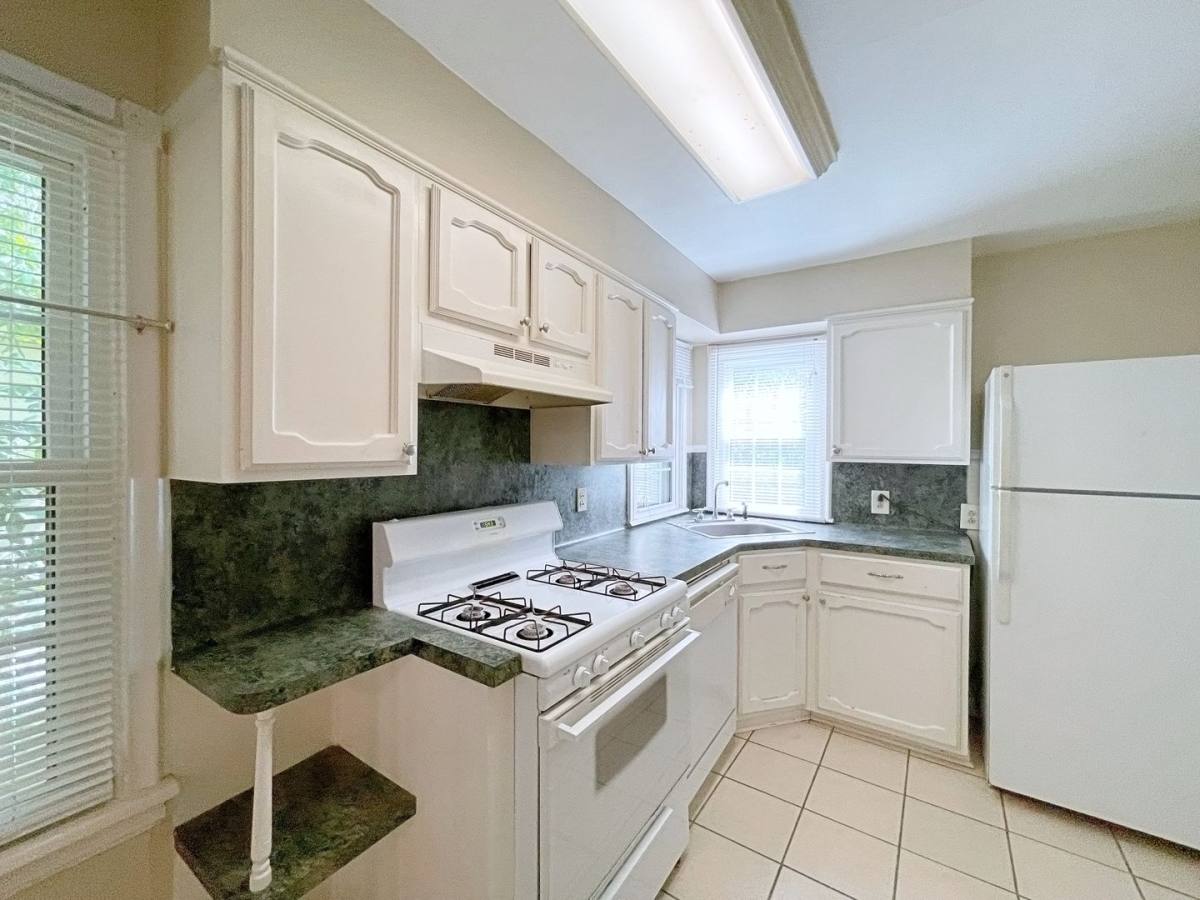 Condo for rent at 925 927 Rittiner Dr, Baton Rouge, LA 70806