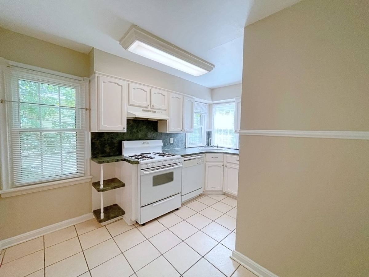 Condo for rent at 925 927 Rittiner Dr, Baton Rouge, LA 70806