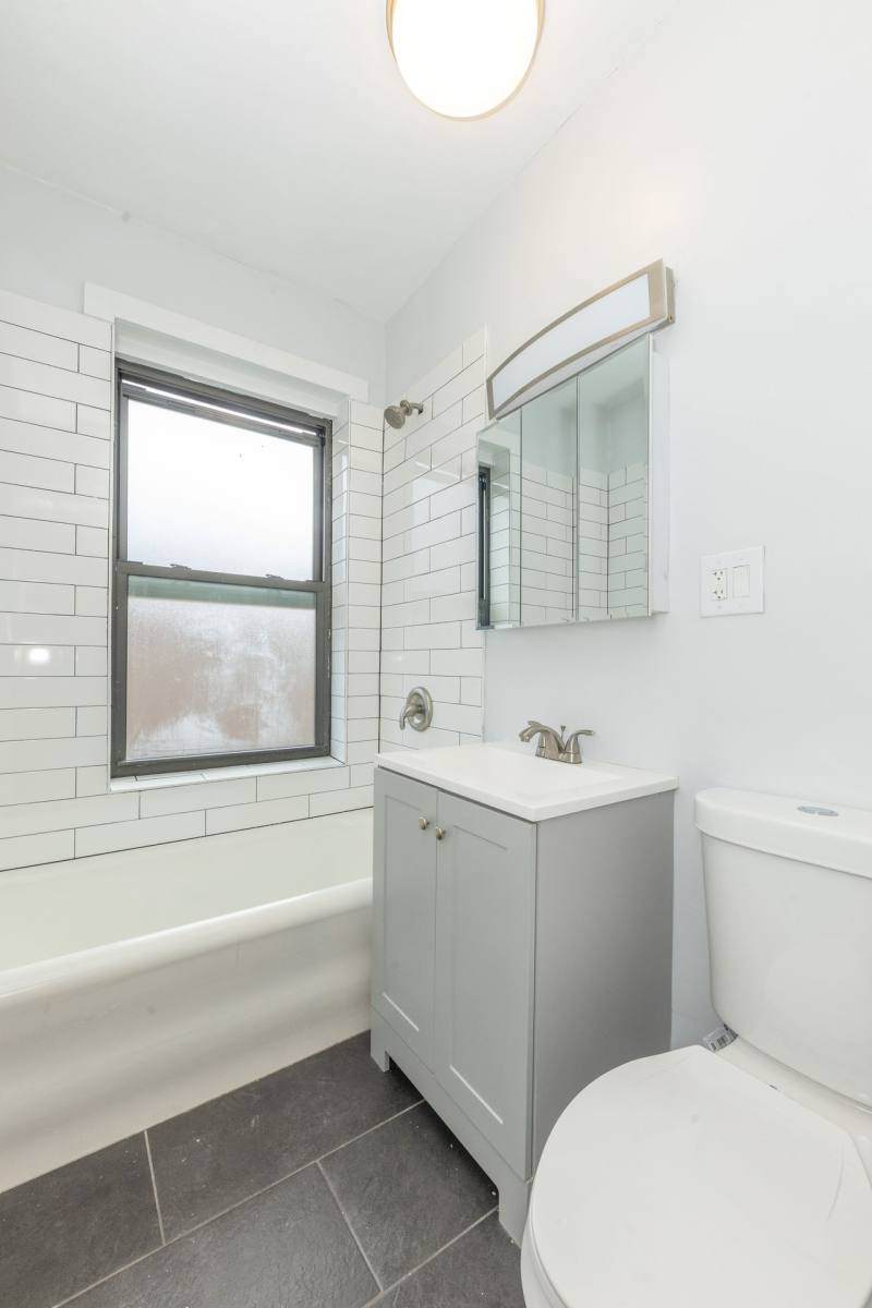 Apartment for rent at 800-810 Michigan Ave, Evanston, IL 60202