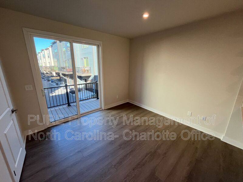 Townhouse for rent at 4730 Chastain Ave, Charlotte, NC 28217