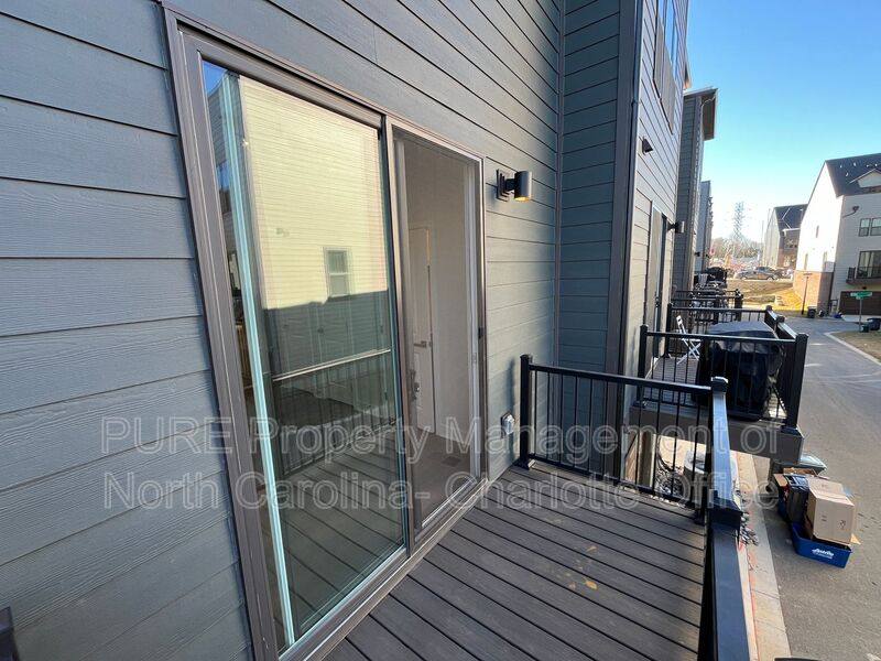 Townhouse for rent at 4730 Chastain Ave, Charlotte, NC 28217