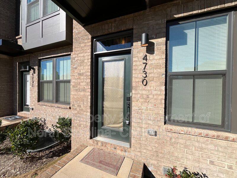 Townhouse for rent at 4730 Chastain Ave, Charlotte, NC 28217