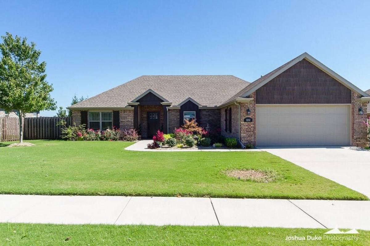 House for rent at 3252 N Bentley Ridge, Fayetteville, AR 72704