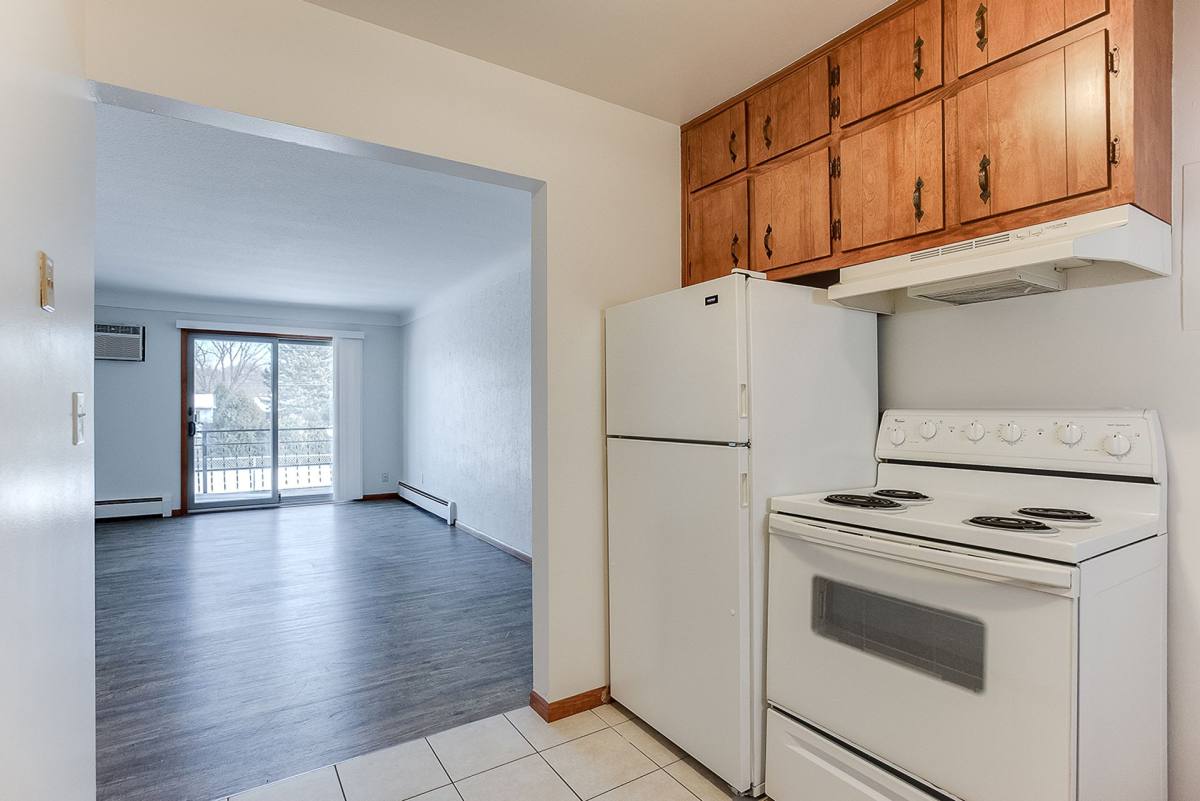 Apartment for rent at 346 Cleveland Ave SW, Saint Paul, MN 55112