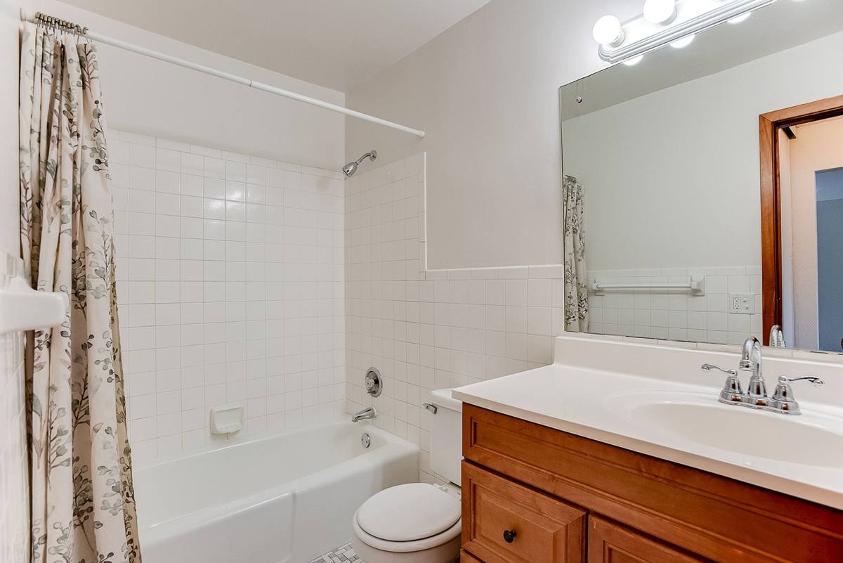 Apartment for rent at 346 Cleveland Ave SW, Saint Paul, MN 55112