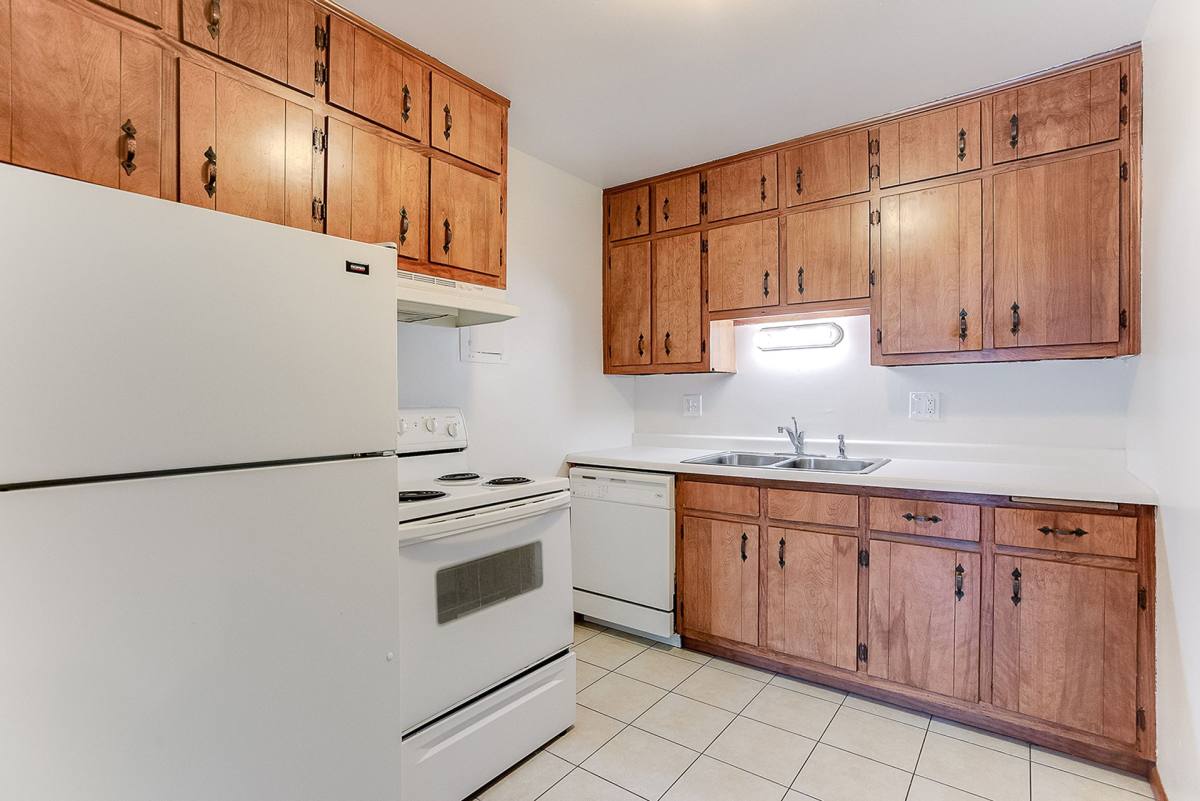 Apartment for rent at 346 Cleveland Ave SW, Saint Paul, MN 55112