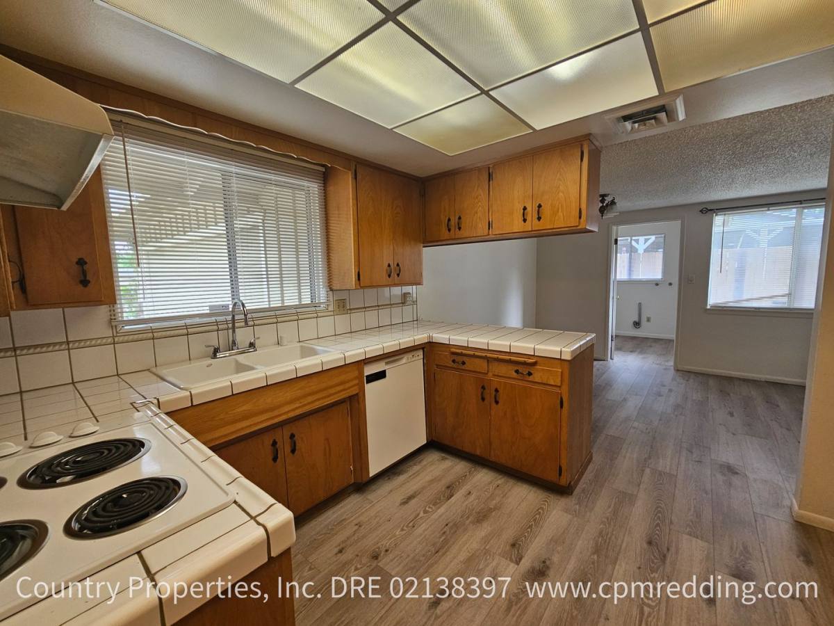 House for rent at 4145 Oro St, Redding, CA 96001