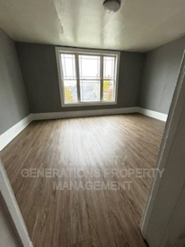 Apartment for rent at 778 Yale St, Akron, OH 44311