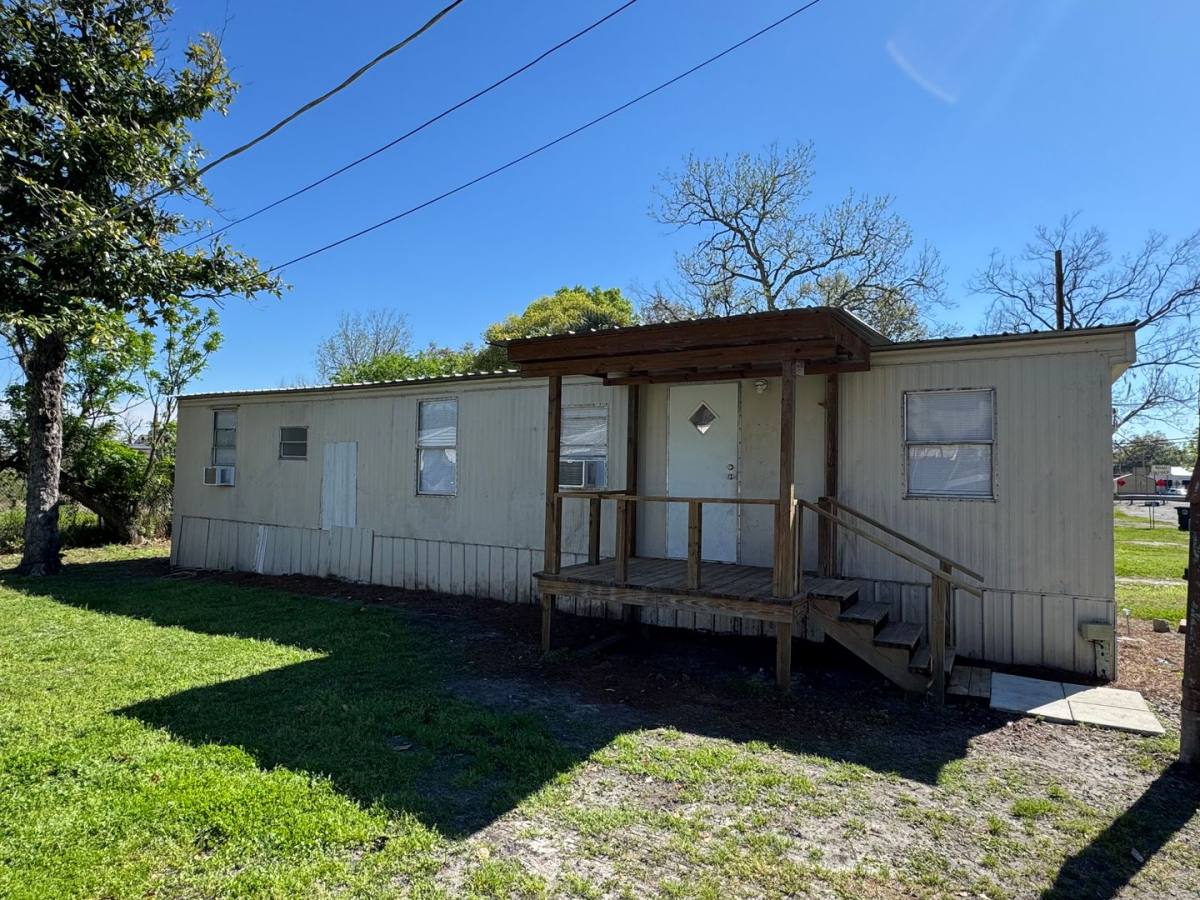 House for rent at 202 Irvin Ave NW #1, Live Oak, FL 32064