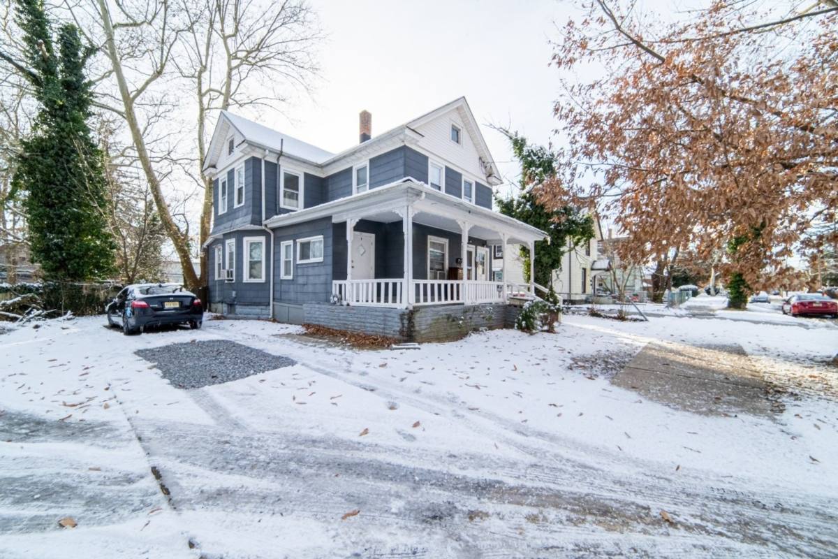 Apartment for rent at 817 E Pear St, Vineland, NJ 08360