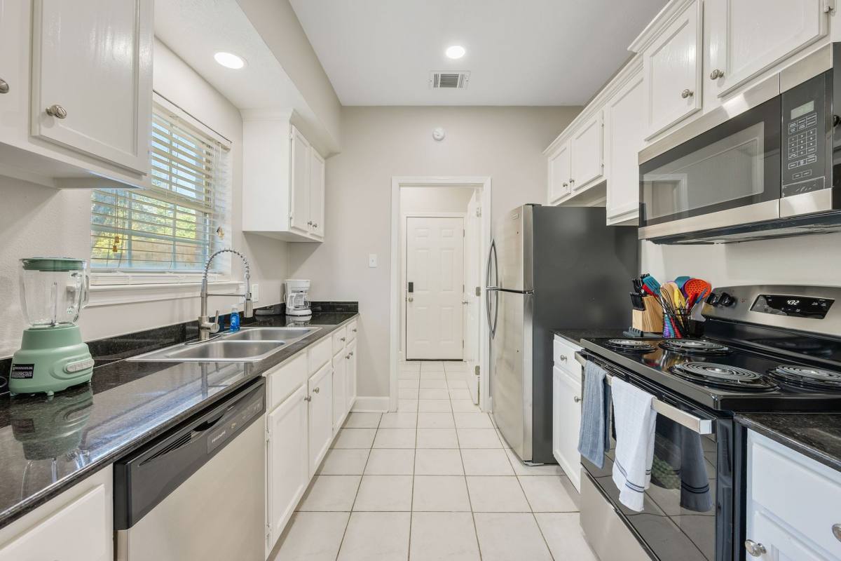 Townhouse for rent at 101 Winter Park, College Station, TX 77840