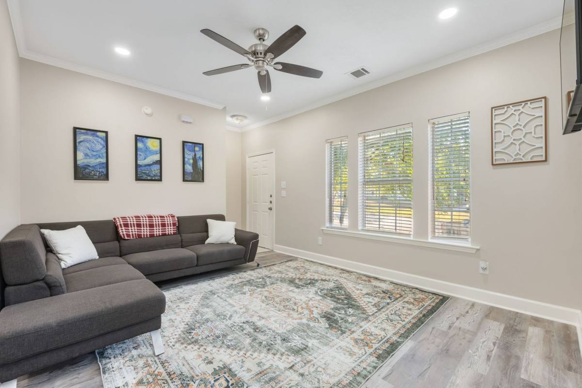 Townhouse for rent at 101 Winter Park, College Station, TX 77840
