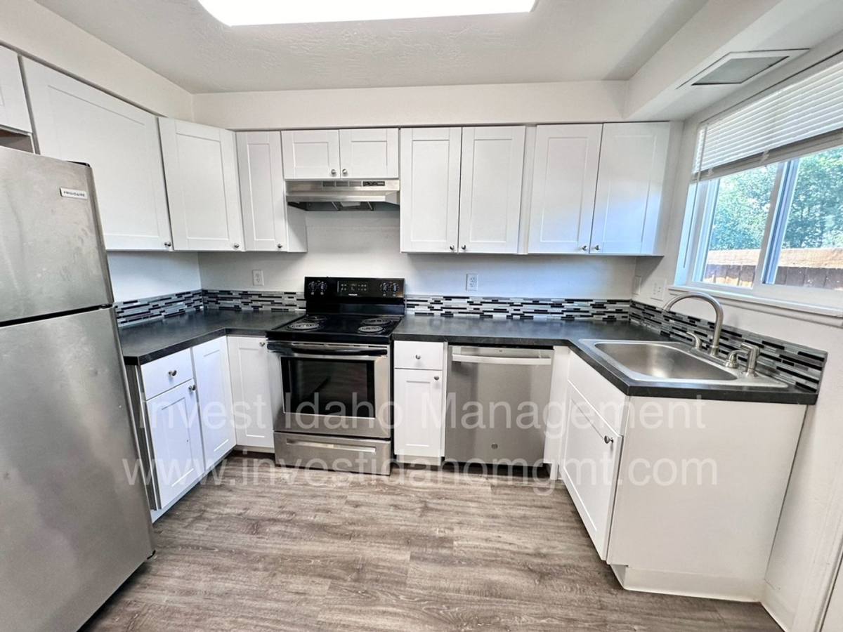 Apartment for rent at 219 Michigan Ave, Caldwell, ID 83605
