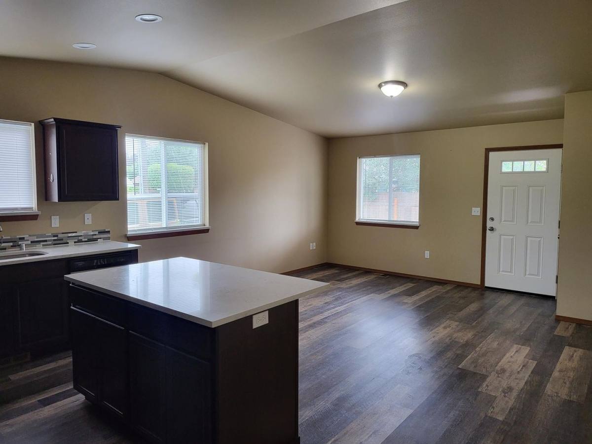 Townhouse for rent at 609 S Washington Ave, Centralia, WA 98531