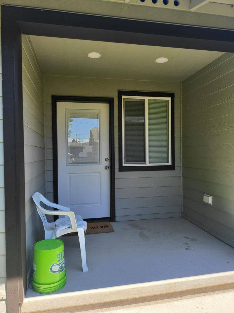 Townhouse for rent at 609 S Washington Ave, Centralia, WA 98531