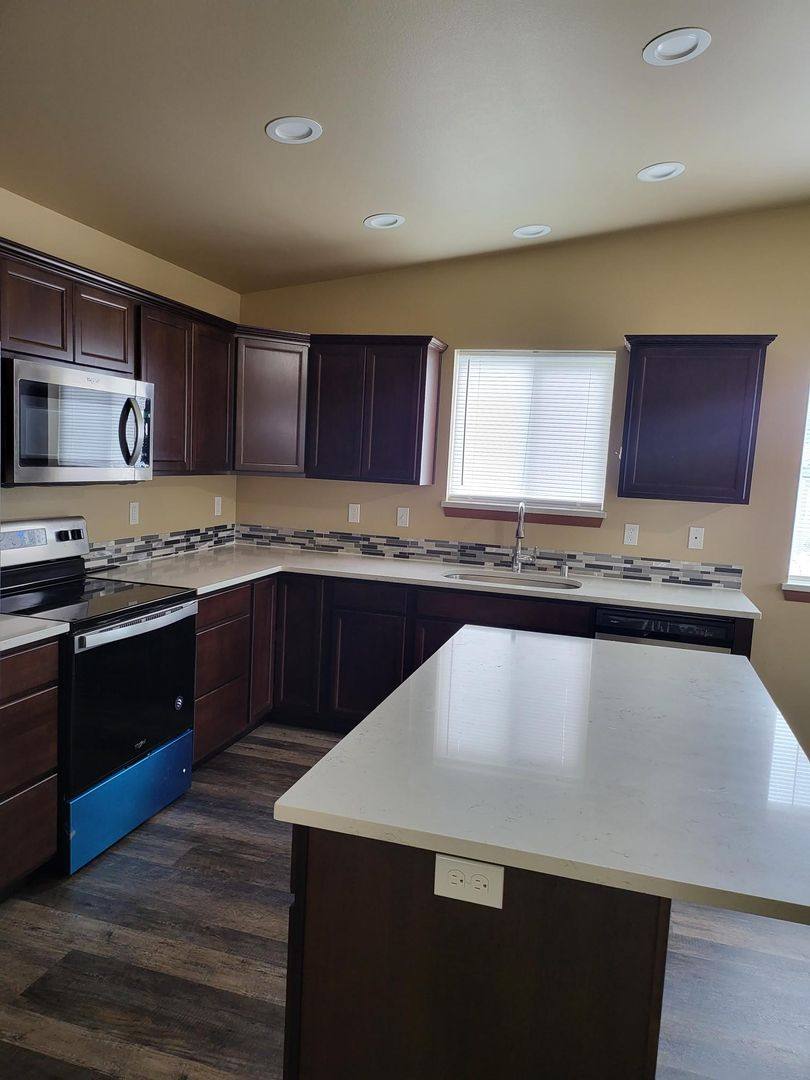 Townhouse for rent at 609 S Washington Ave, Centralia, WA 98531