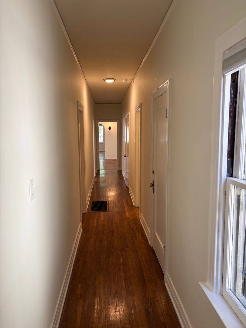 Apartment for rent at 6284-6286 Commodore Sloat Dr, Los Angeles, CA 90048