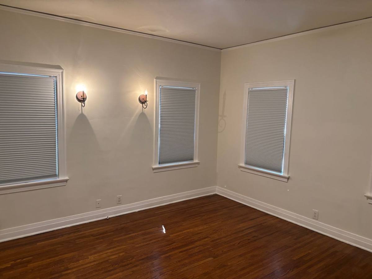 Apartment for rent at 6284-6286 Commodore Sloat Dr, Los Angeles, CA 90048