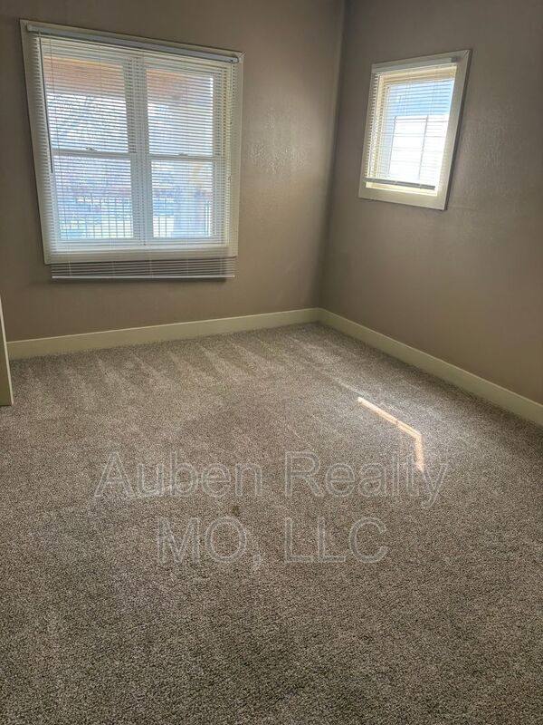 Apartment for rent at 3808 Wyandotte St #1, Kansas City, MO 64111