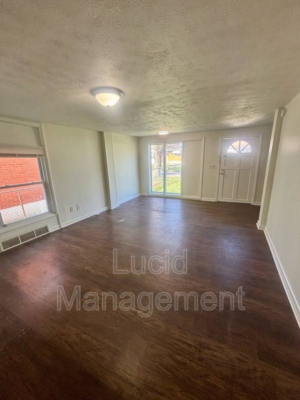 House for rent at 3633 Kahlert Ave, Louisville, KY 40215