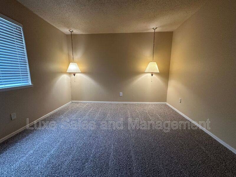Apartment for rent at 6060 NW Expressway #C, Oklahoma City, OK 73132