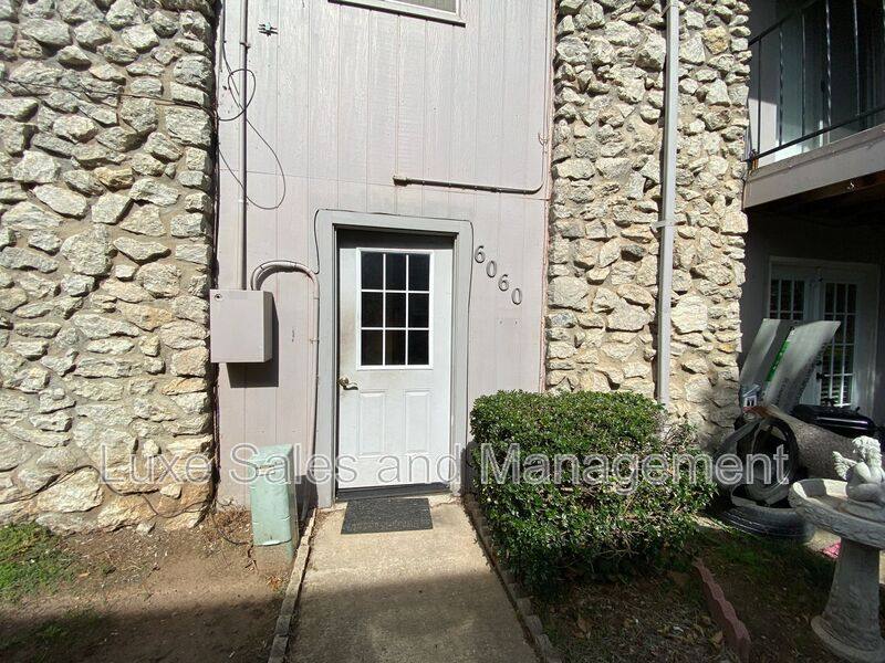 Apartment for rent at 6060 NW Expressway #C, Oklahoma City, OK 73132