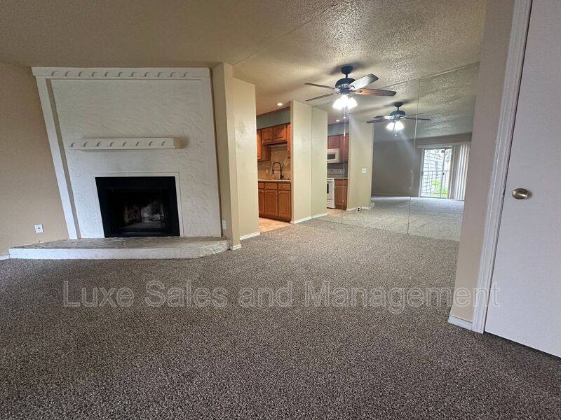Apartment for rent at 6060 NW Expressway #C, Oklahoma City, OK 73132