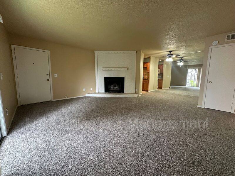 Apartment for rent at 6060 NW Expressway #C, Oklahoma City, OK 73132