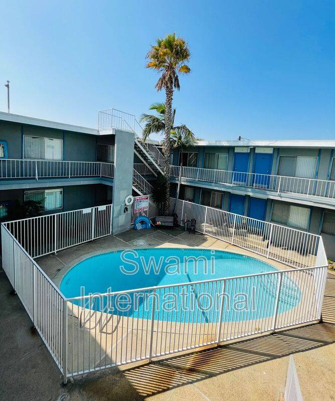 Apartment for rent at 308 W Queen St #12, Inglewood, CA 90301