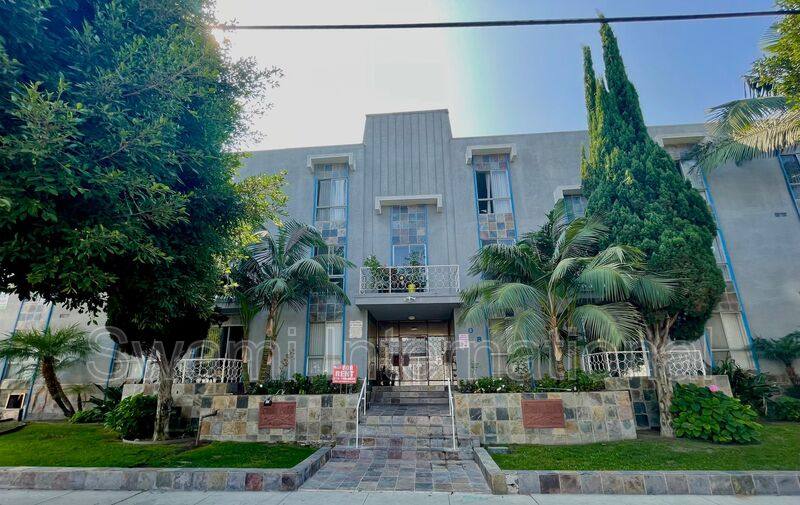 Apartment for rent at 308 W Queen St #12, Inglewood, CA 90301