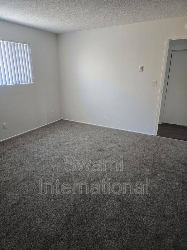 Apartment for rent at 308 W Queen St #12, Inglewood, CA 90301