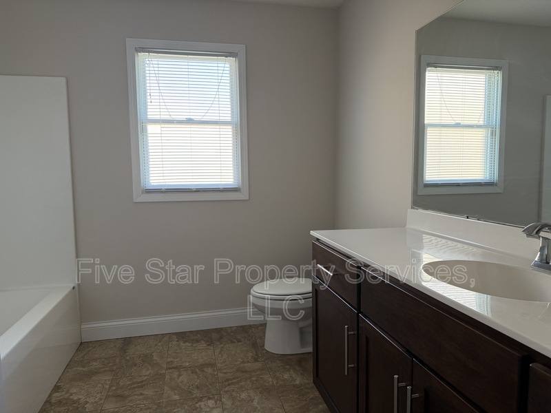 House for rent at 1218 Hawthorn Court, Chatham, IL 62629