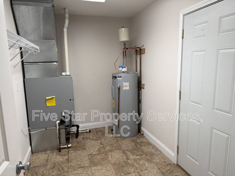 House for rent at 1218 Hawthorn Court, Chatham, IL 62629
