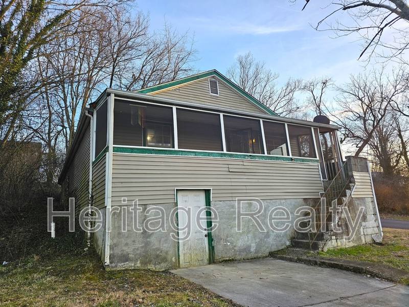 House for rent at 2400 Center Ave, Knoxville, TN 37915