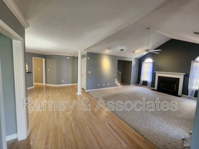 Townhouse for rent at 10828 Glenway Place, Louisville, KY 40291