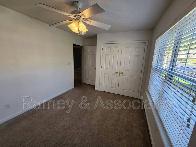 Townhouse for rent at 10828 Glenway Place, Louisville, KY 40291