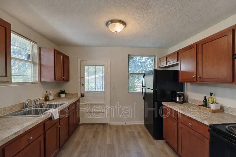 House for rent at 1593 21st St W, Jacksonville, FL 32209