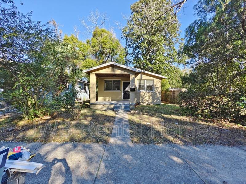 House for rent at 1593 21st St W, Jacksonville, FL 32209