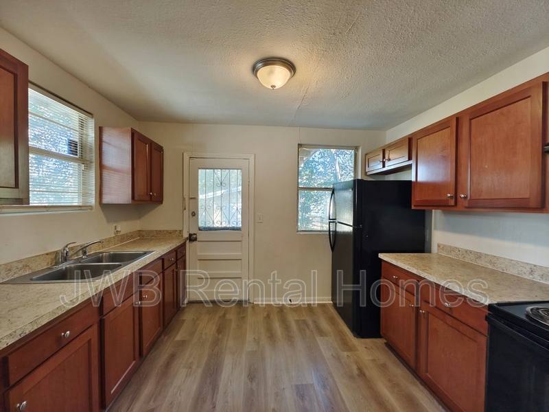 House for rent at 1593 21st St W, Jacksonville, FL 32209