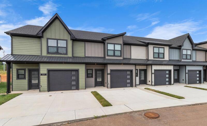 Townhouse for rent at 302 Jonathan Wade Circle, Clarksville, TN 37043