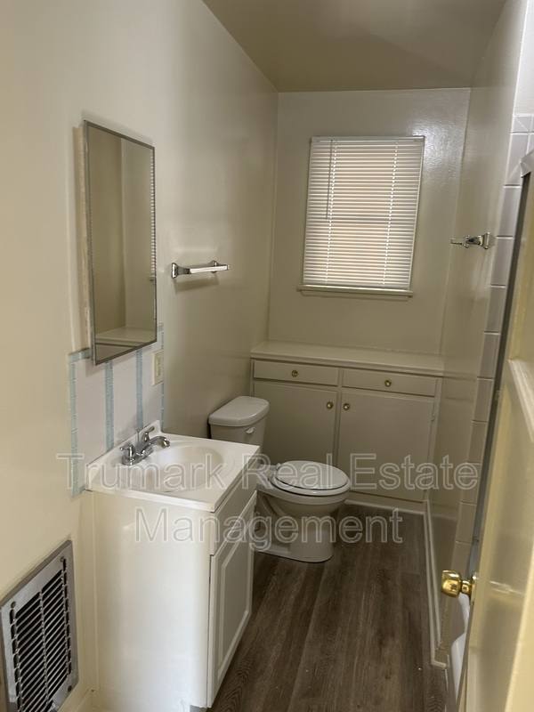 Apartment for rent at 1451 E Broadway #B, Glendale, CA 91205