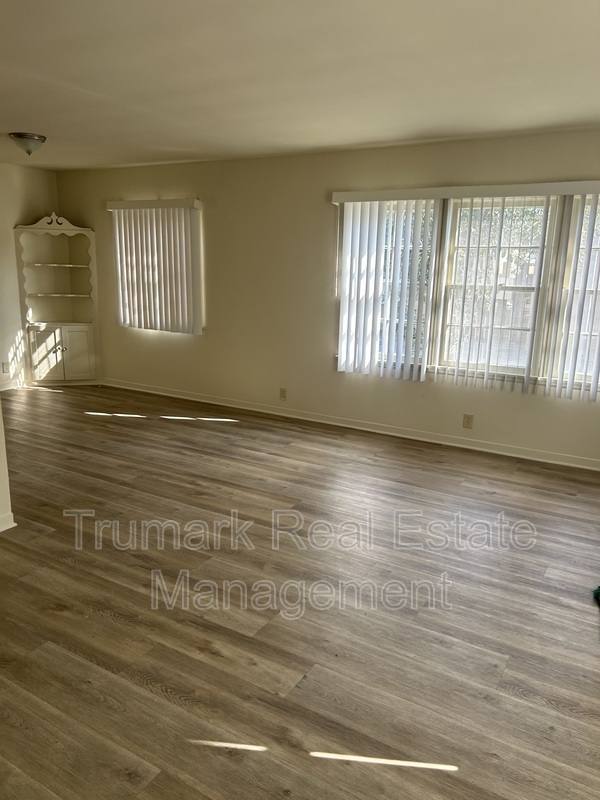 Apartment for rent at 1451 E Broadway #B, Glendale, CA 91205