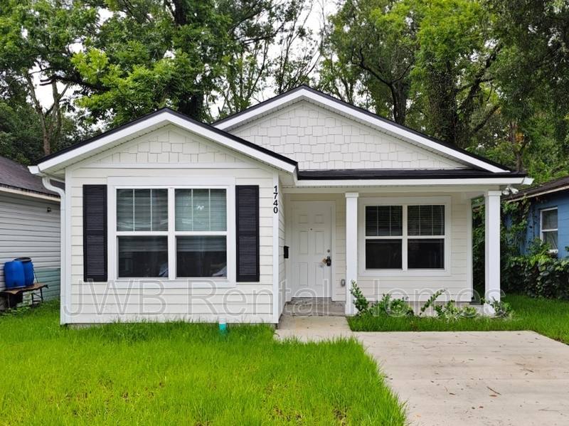 House for rent at 1740 9th St W, Jacksonville, FL 32209