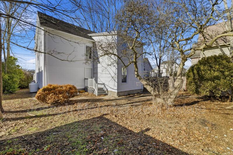Apartment for rent at 159 Connecticut Ave - 3rd Floor, New London, CT 06320