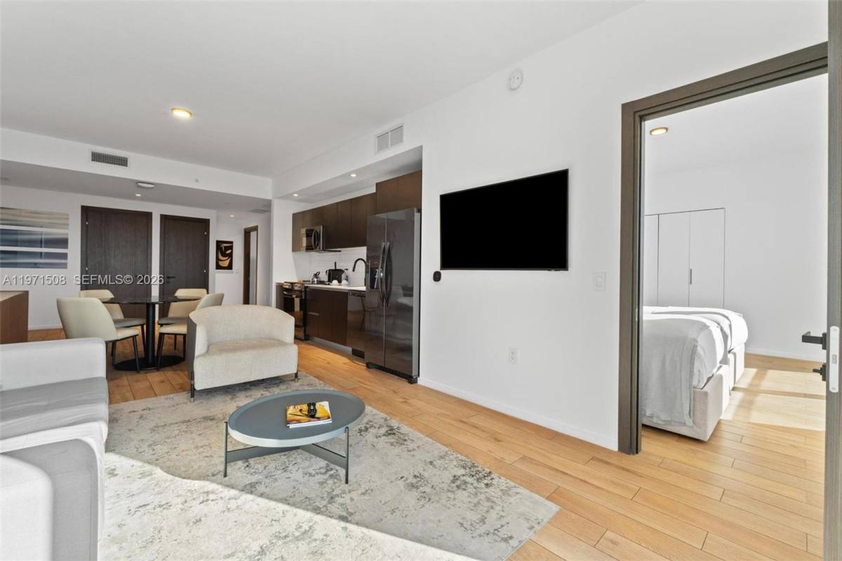 Apartment for rent at 398 NE 5th St, Miami, FL 33132