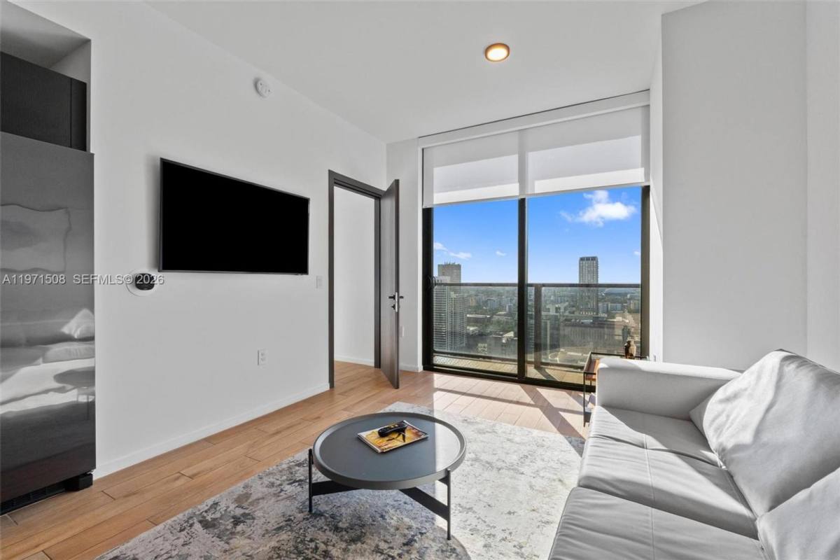 Apartment for rent at 398 NE 5th St, Miami, FL 33132