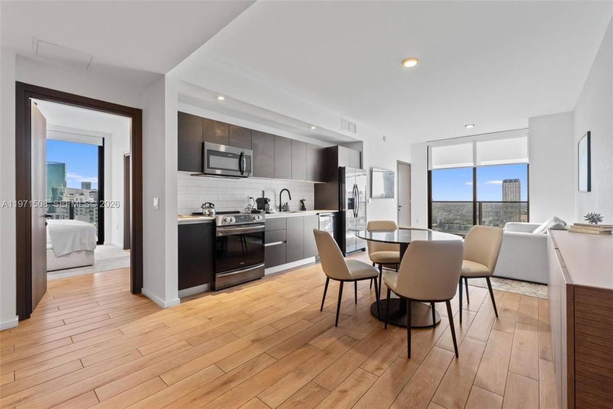 Apartment for rent at 398 NE 5th St, Miami, FL 33132