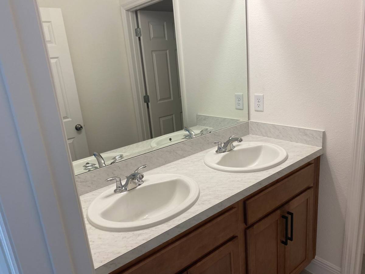 House for rent at 4842 Gilded Jewel Dr, Mount Dora, FL 32757