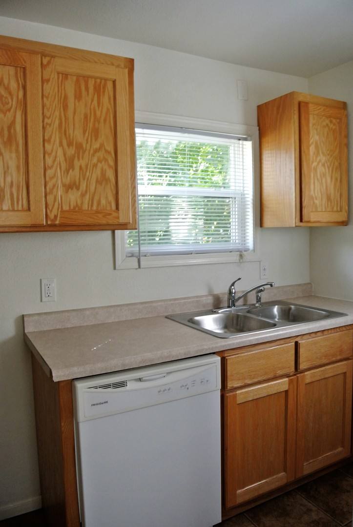 Apartment for rent at 1510 1st Ave SE, Minot, ND 58701
